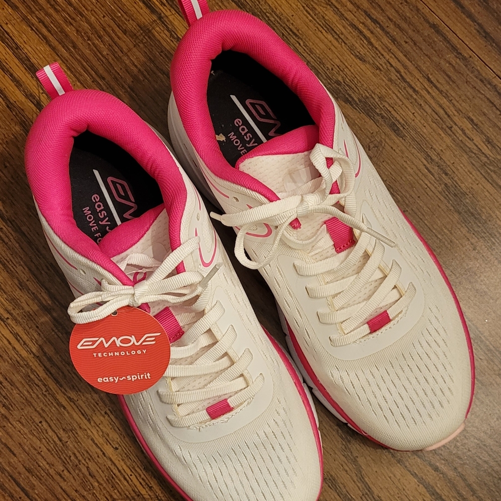 Easy Spirit Women's Cream and Pink Sneakers